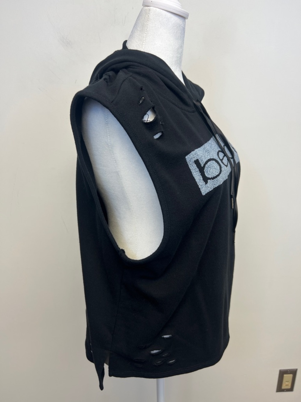 Bebe Sport Sleeveless Black Grunge Hoodie with textured Logo Large - Picture 4 of 15